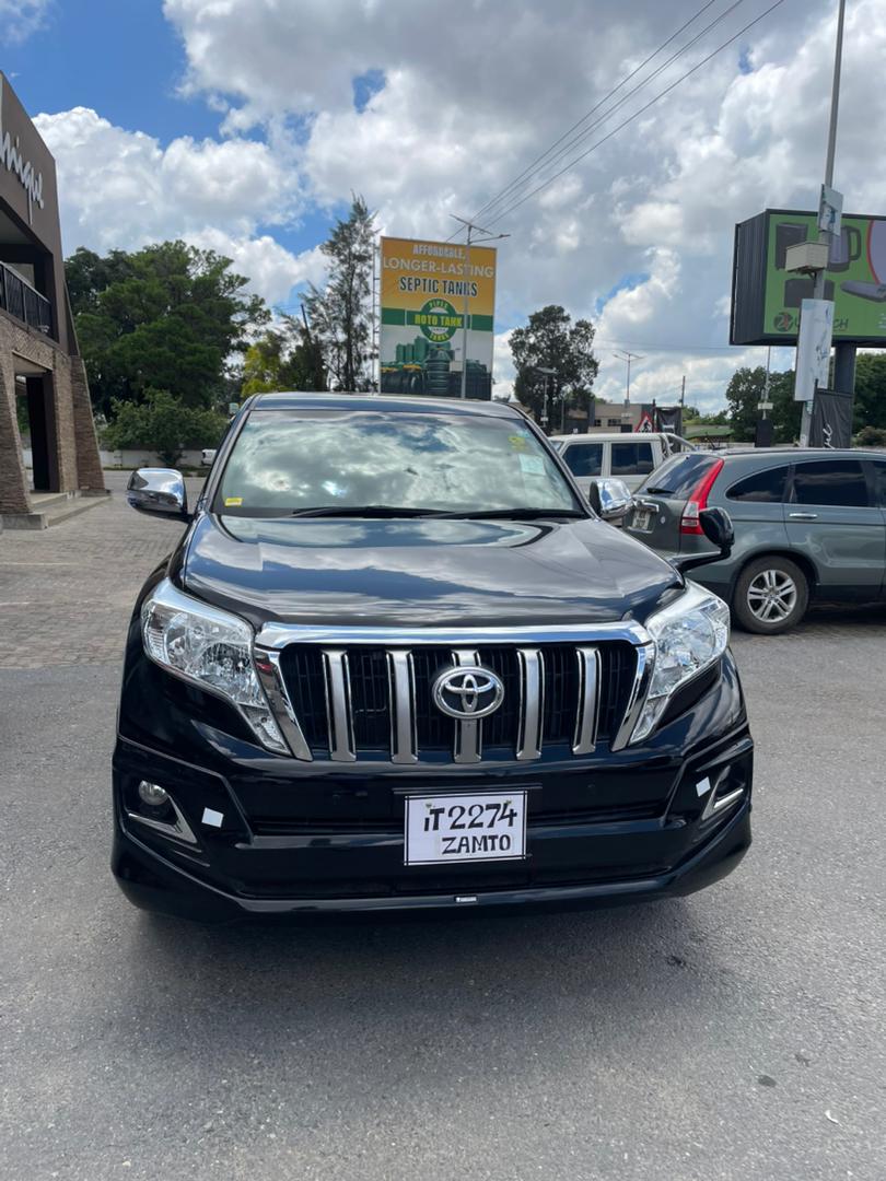2017 TOYOTA LAND CRUISER PRADO Black